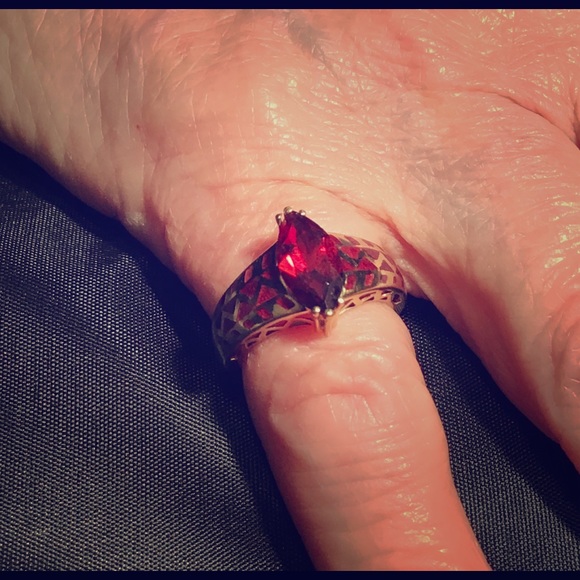 Jewelry - 🔥SOLD Red Garnet Ring💥Beautiful Marquee Cut Stone set In Gold